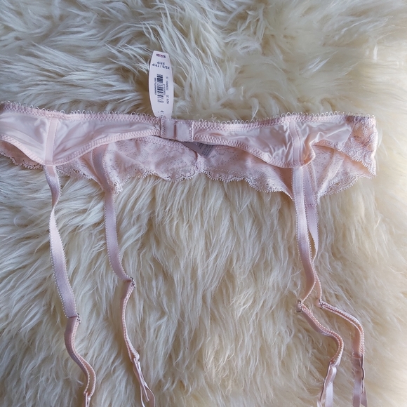 NWT Victoria's Secret Lace Belt Garter - Picture 2 of 2